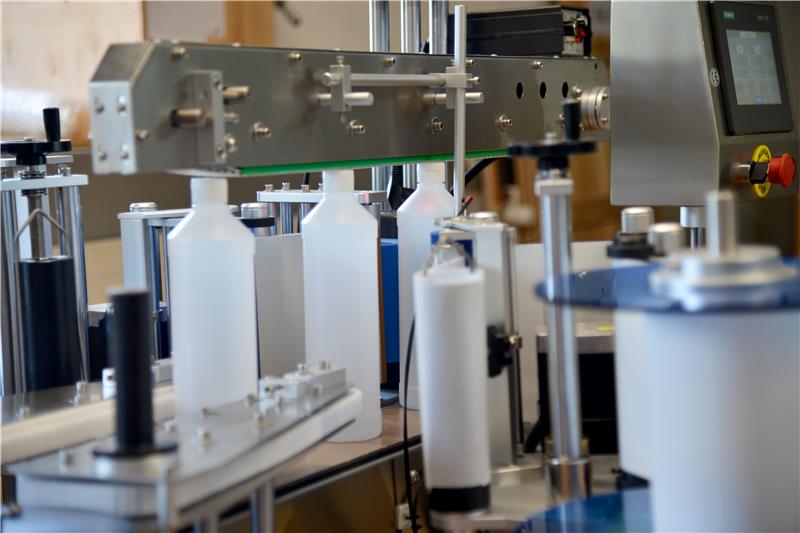 Etikettieranlage in der Produktion von LabXcel